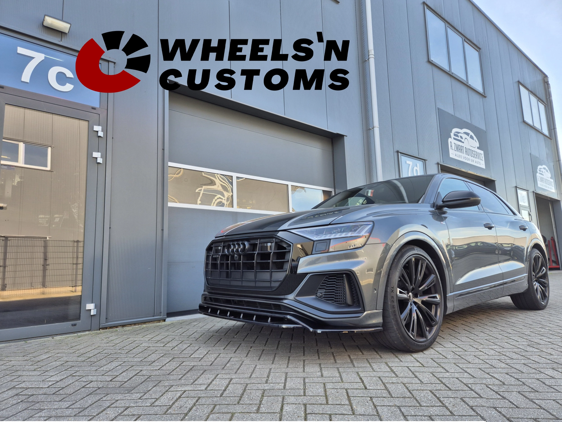 Audi Q8 S-line voorzien van Maxton Design bumperlip