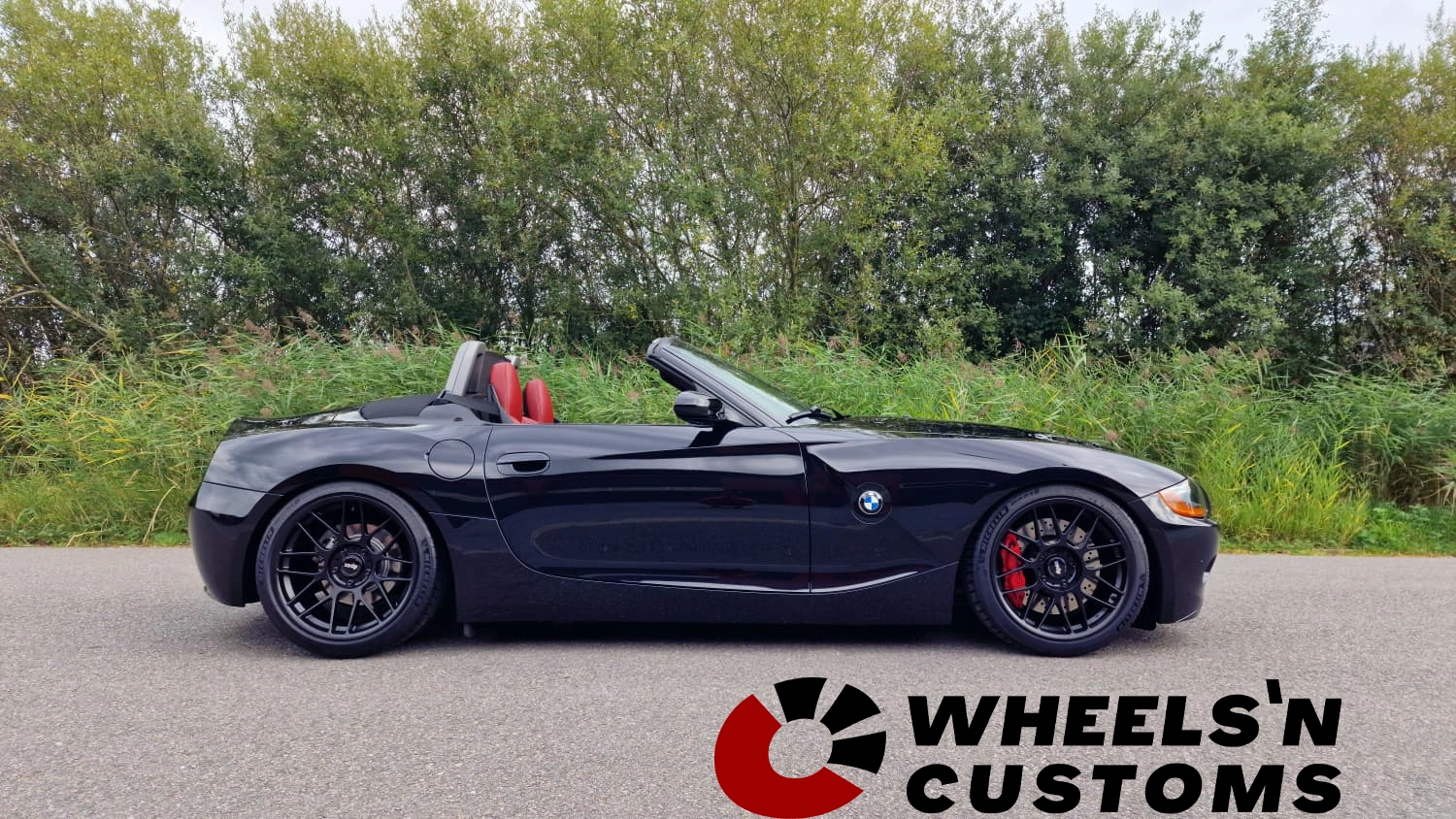 BMW Z4 - 18 inch APEX ARC-8 Gloss Black - 5x120 8.5J ET35 + 9.5J ET35