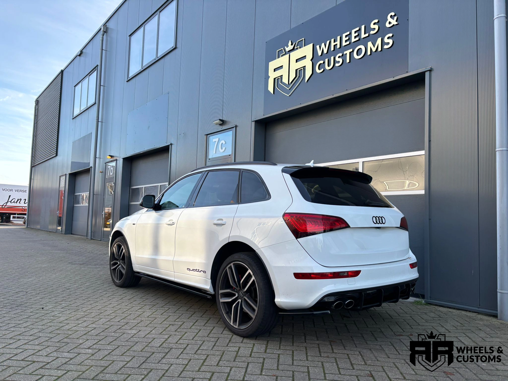 Audi SQ5 - Voorzien van Maxton Design onderdelen