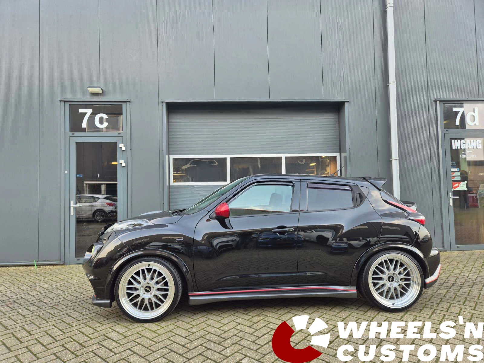 Nissan Juke Nismo - JR Wheels JR23 20x9