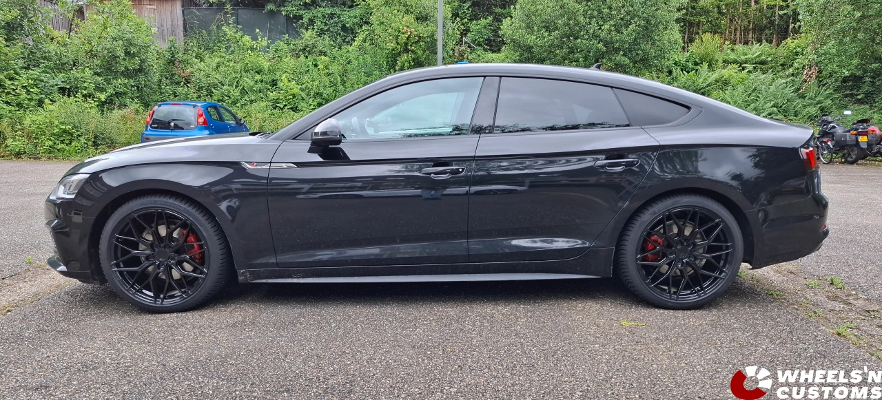 Audi A5 - 19 inch JR Wheels JR46 19x9 ET20-51 Custom PCD Gloss Black 