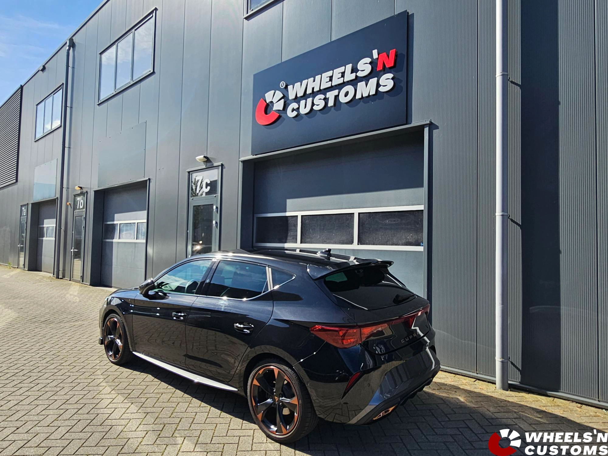 Cupra leon voorzien van Maxton Design onderdelen