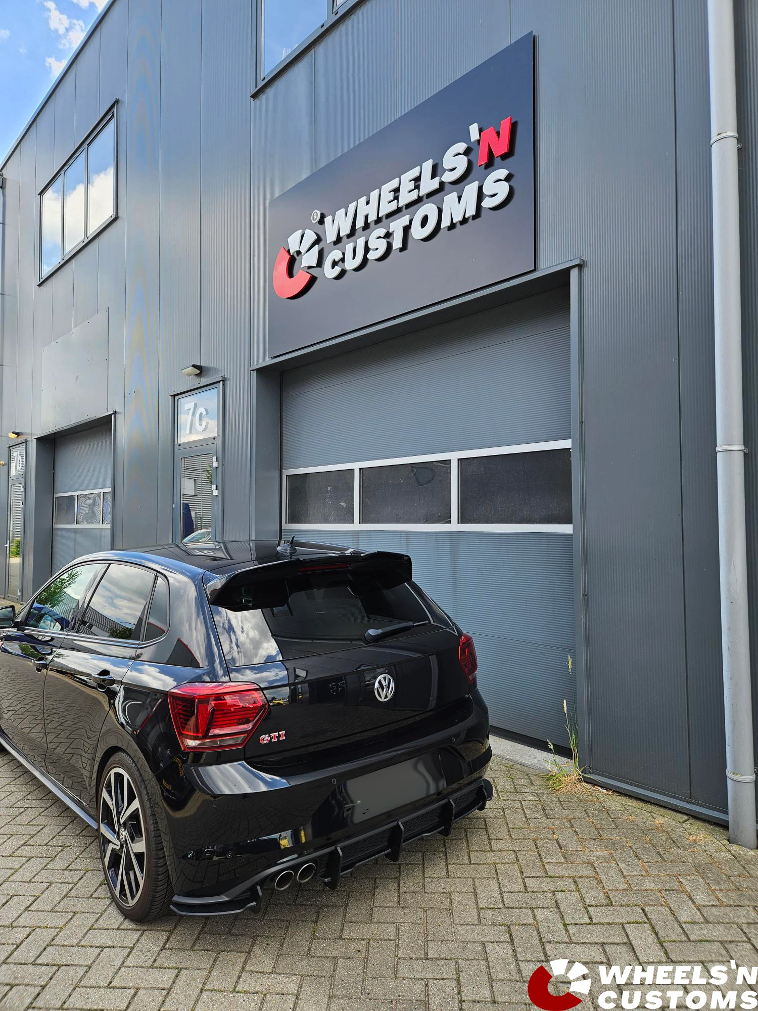  Volkswagen Polo Gti Mk6 voorzien van Maxton Design onderdelen