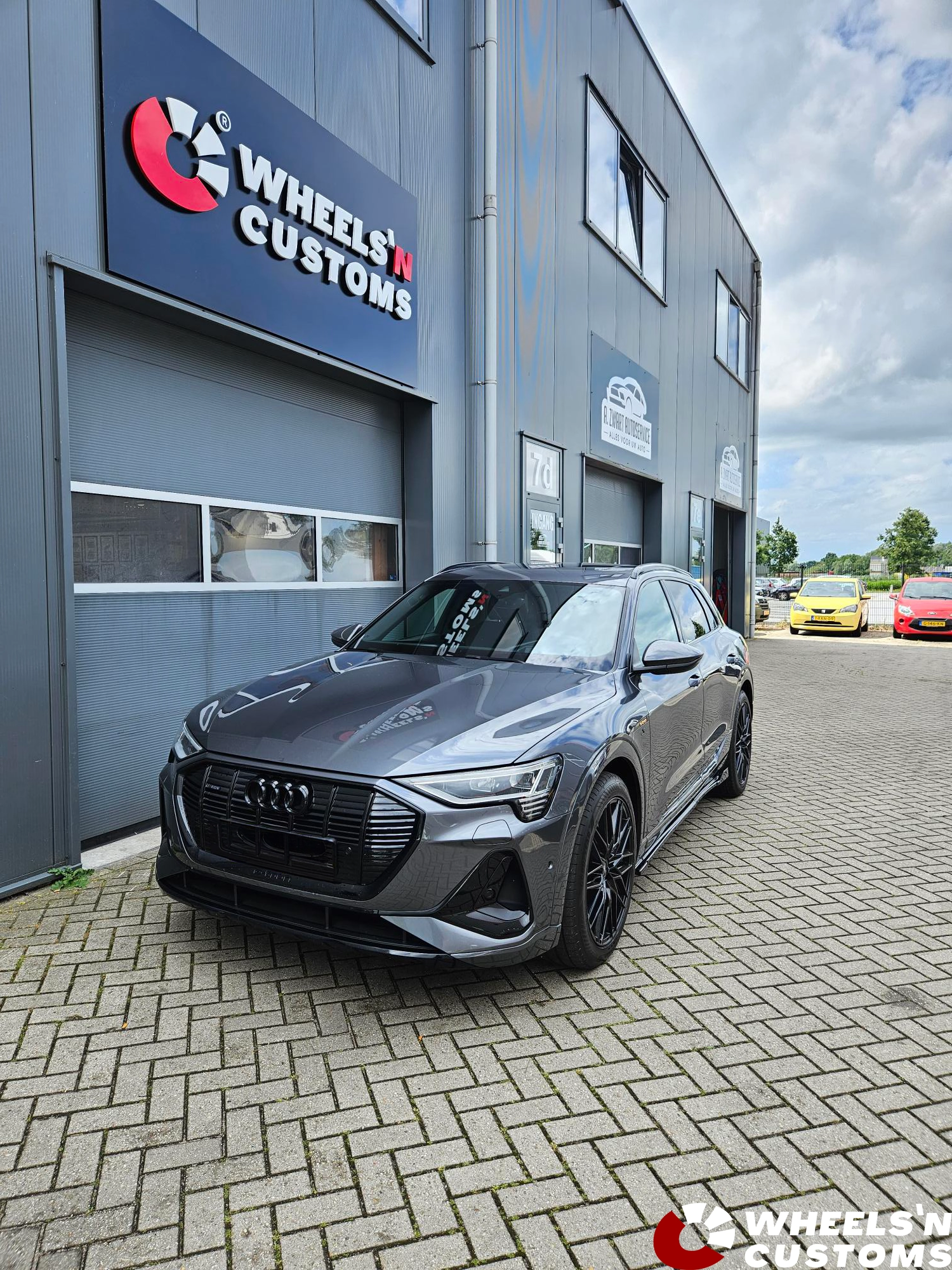 Audi Q8 Etron voorzien van INGO NOAK onderdelen