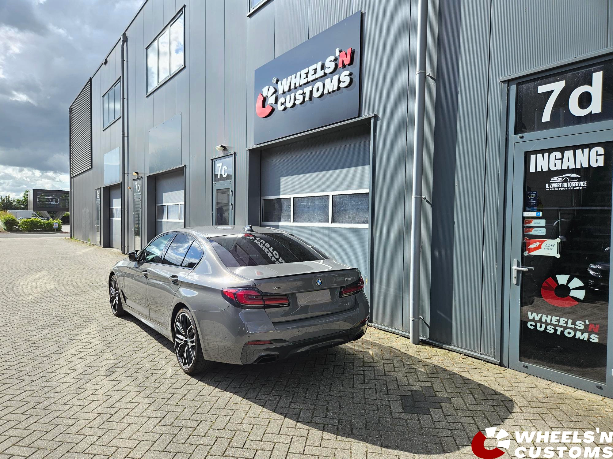BMW 5 Serie G30 voorzien van Maxton Design onderdelen