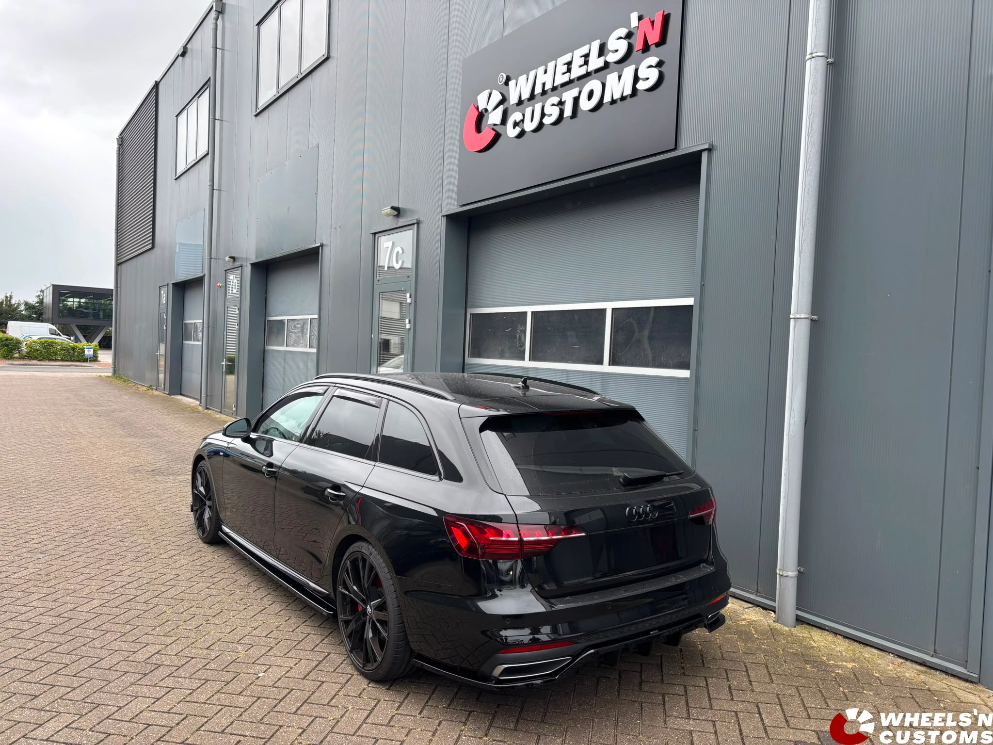 Audi A4 S-line voorzien van Maxton Design 