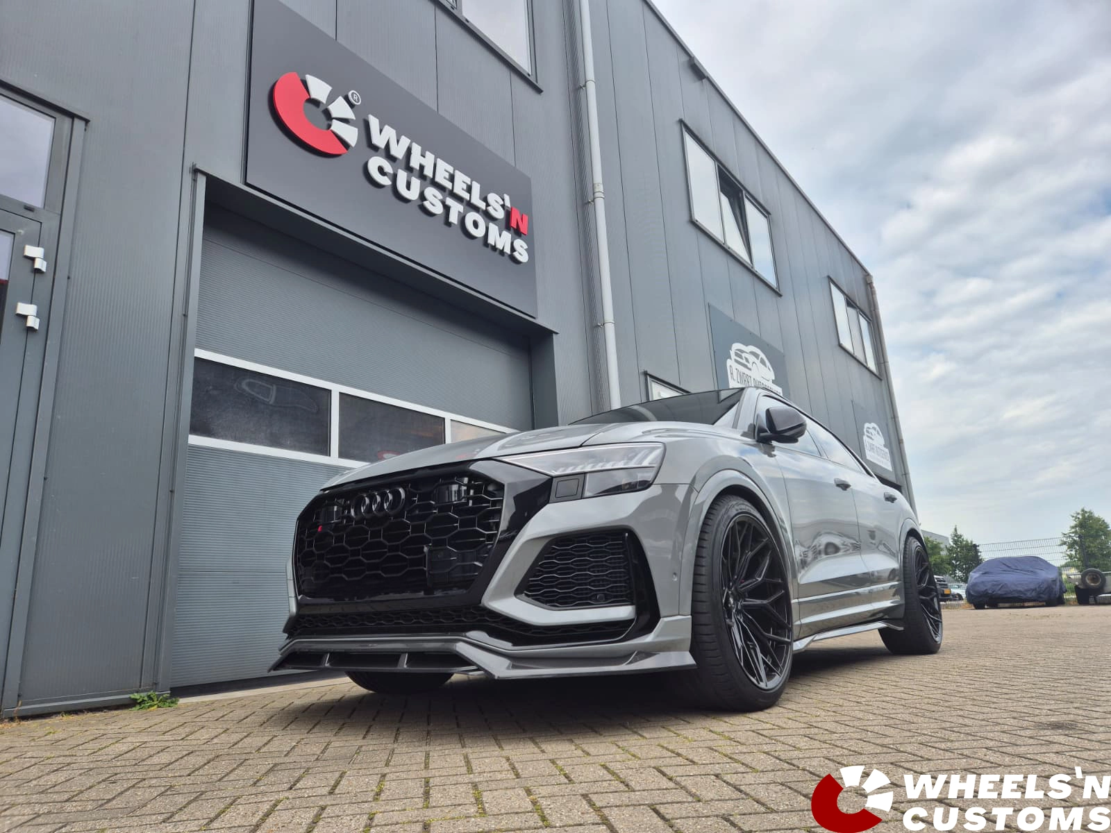 Audi RSQ8 Mk1 voorzien van Maxton Design onderdelen