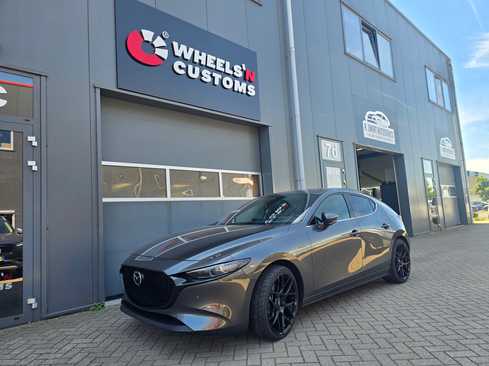 Mazda 3 Hatchback - 20 inch JR JR18 Gloss Black - 5x114.3 - 8.5J - ET45
