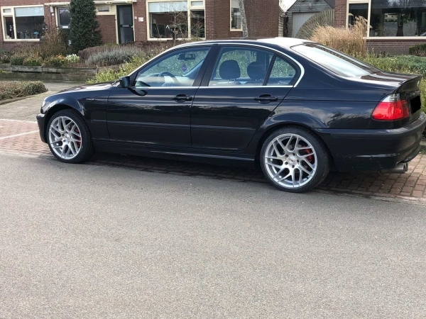 BMW E46 - 18 inch breedset Stuttgart ST12 - 8.5J ET35 + 9.5J ET38.