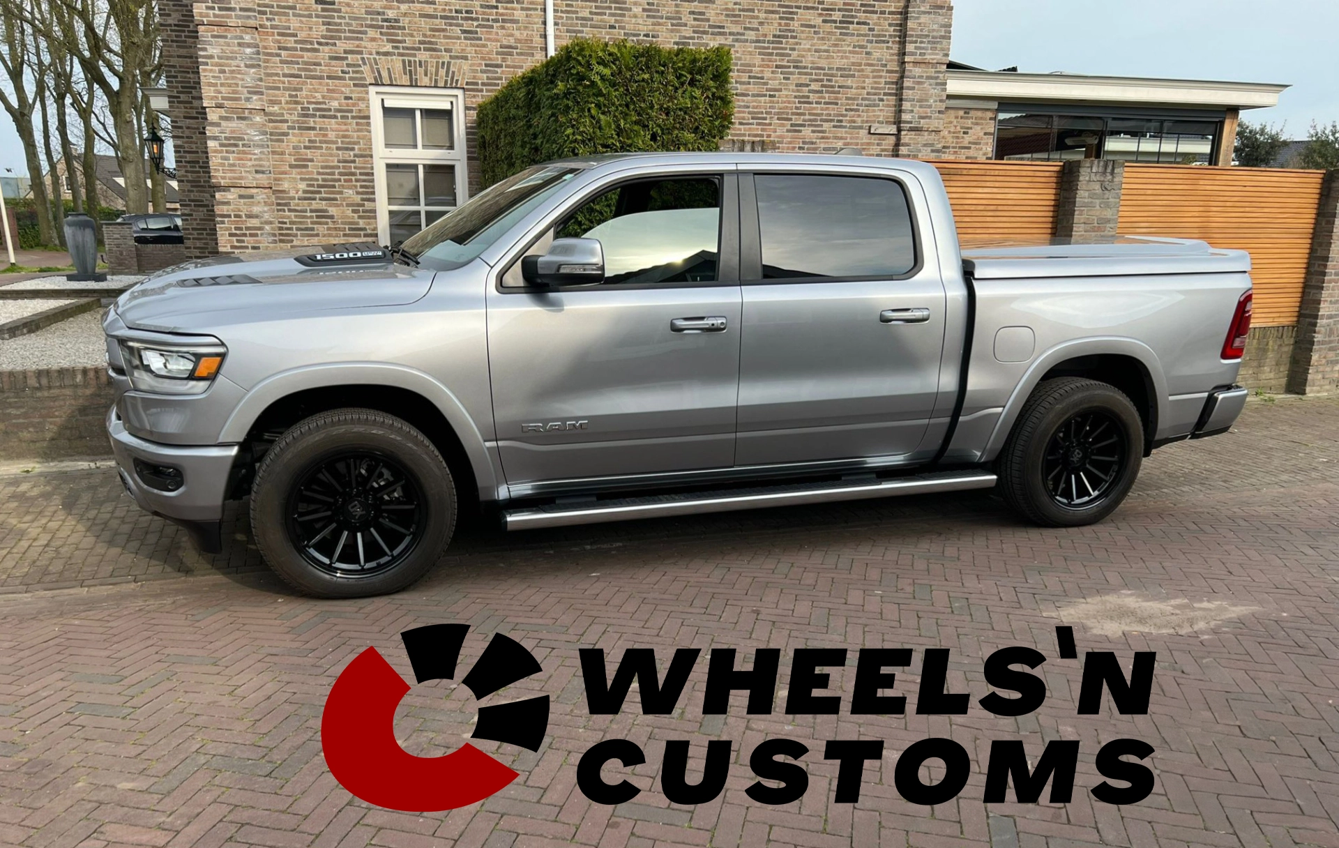 Dodge Ram - 20 inch KMC XD XD855 Gloss Black Machined Grey - 10J ET-18