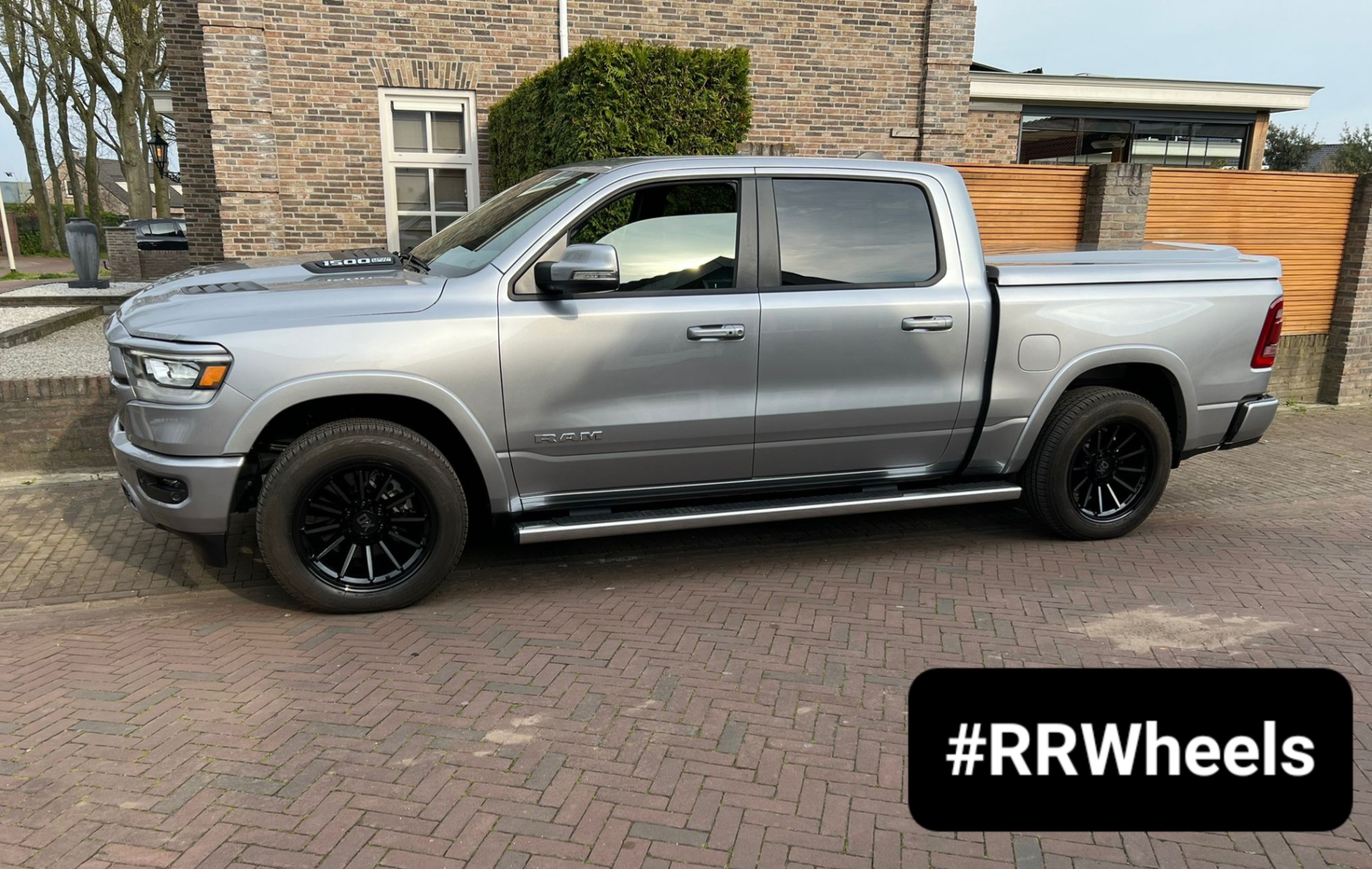 Dodge Ram - 20 inch KMC XD XD855 Gloss Black Machined Grey - 10J ET-18